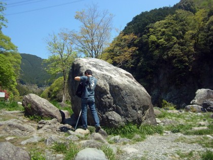 すべり台岩